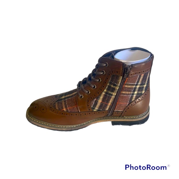 NEW - Mens Wingtip  Boot - Picture 3 of 3